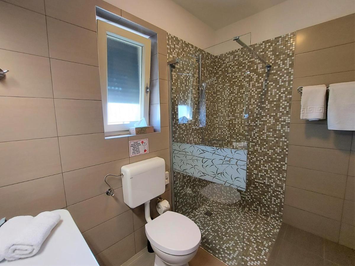 Rooms And Apartments Istrasoley Bale Bagian luar foto