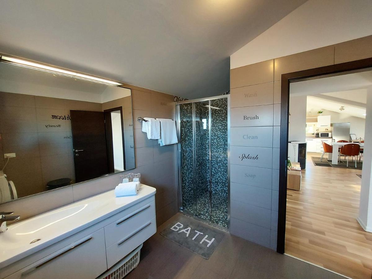 Rooms And Apartments Istrasoley Bale Bagian luar foto