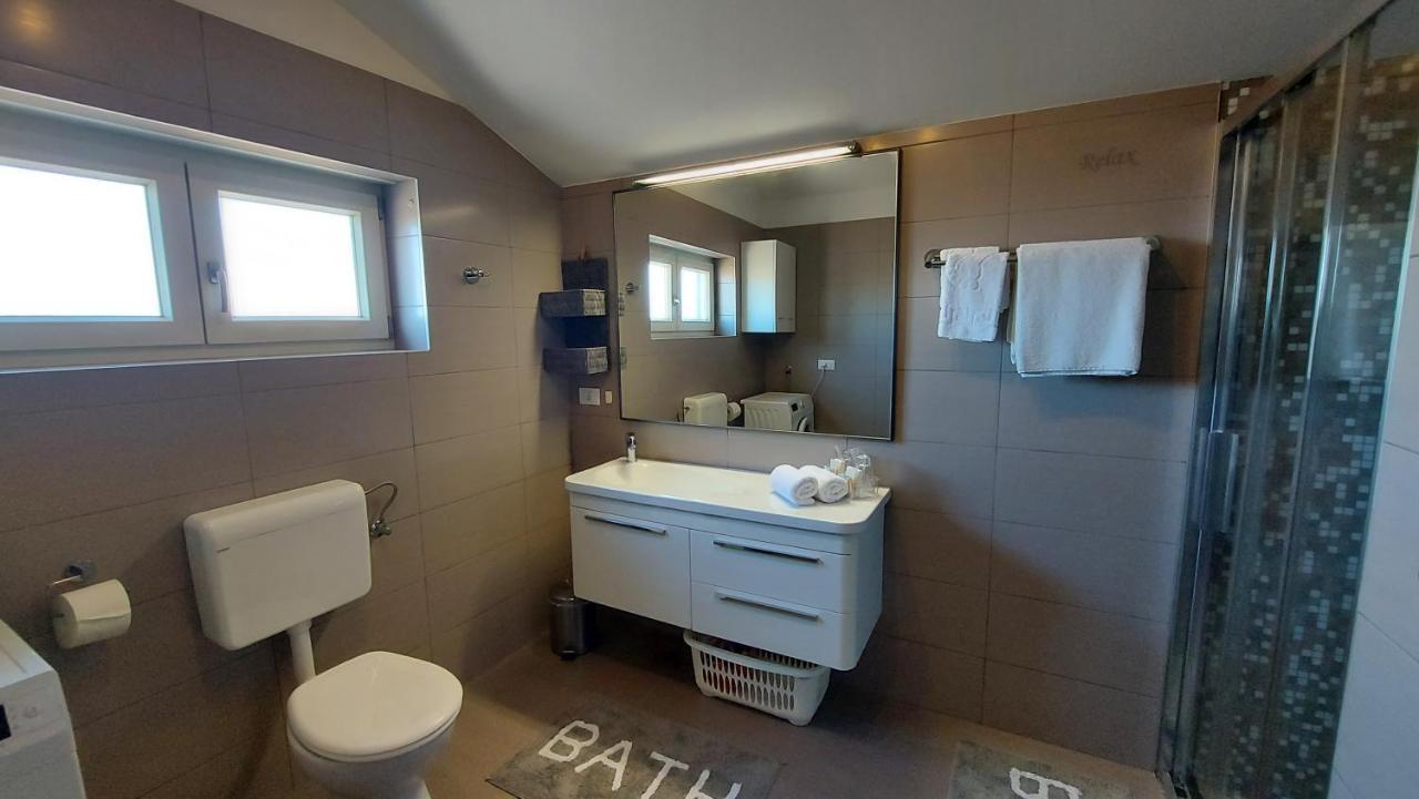 Rooms And Apartments Istrasoley Bale Bagian luar foto