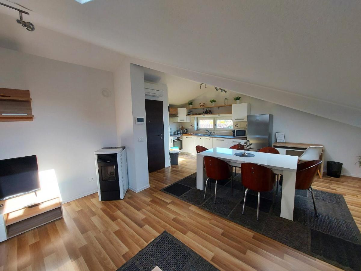 Rooms And Apartments Istrasoley Bale Bagian luar foto