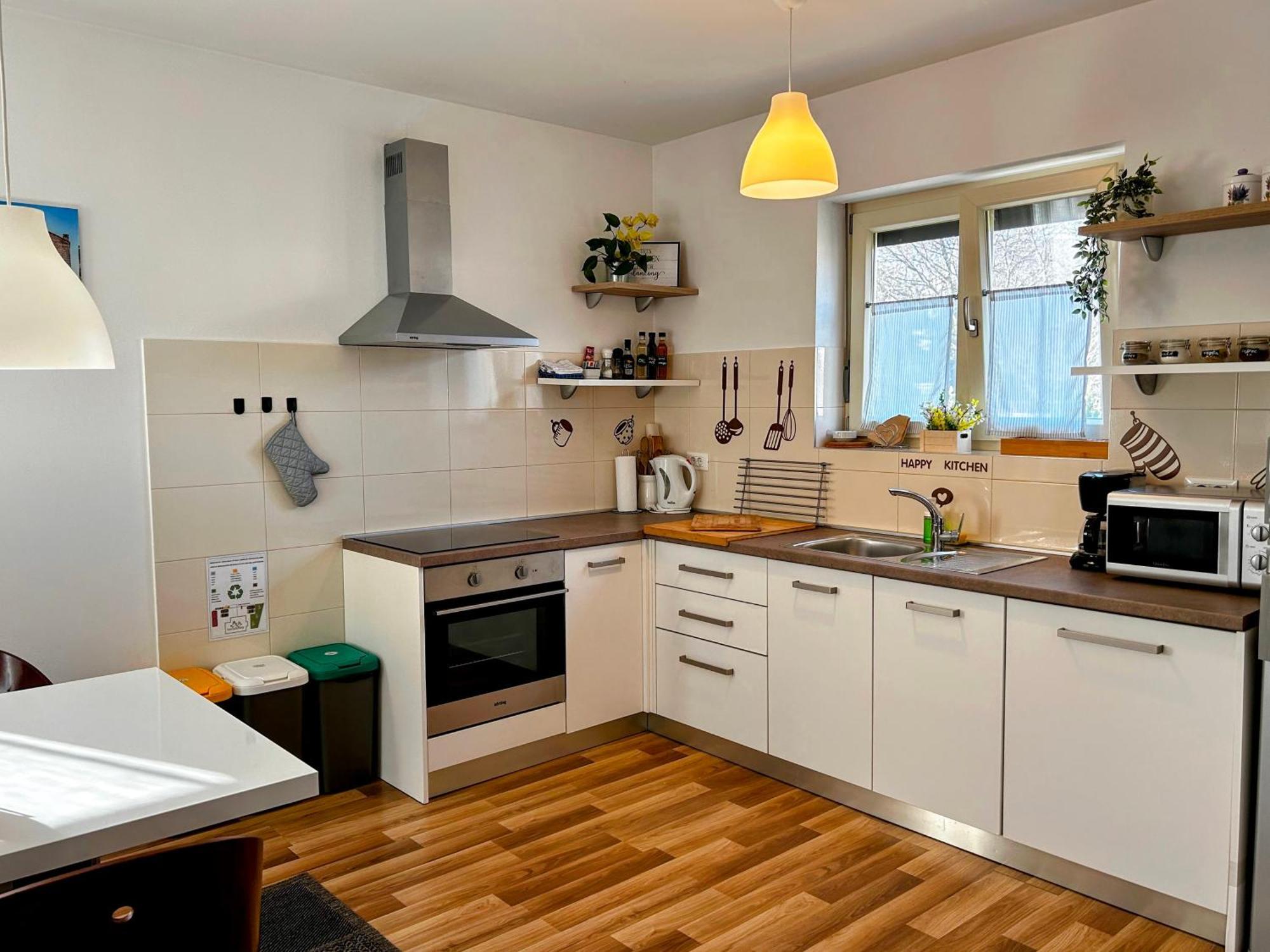 Rooms And Apartments Istrasoley Bale Bagian luar foto